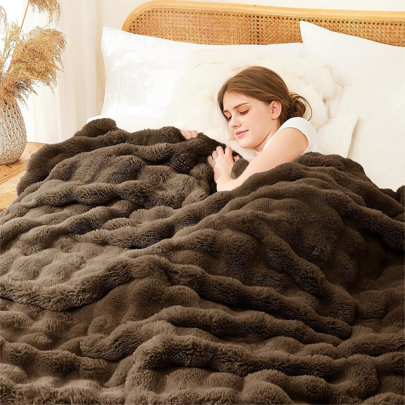 Luxury Faux Fur Throw Blanket - image 17