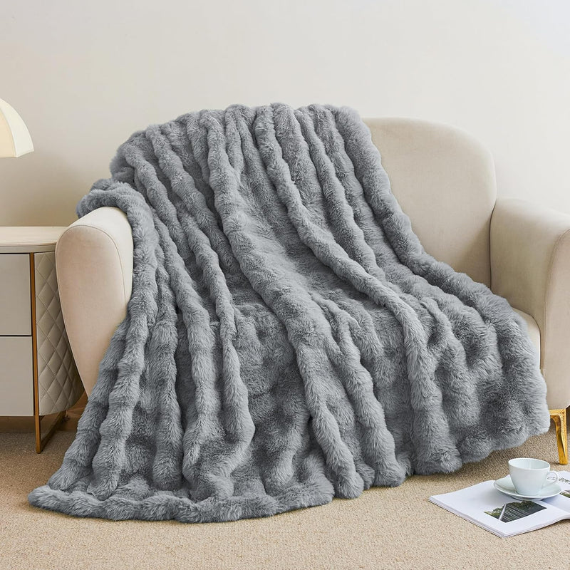 Luxury Faux Fur Throw Blanket - image 18