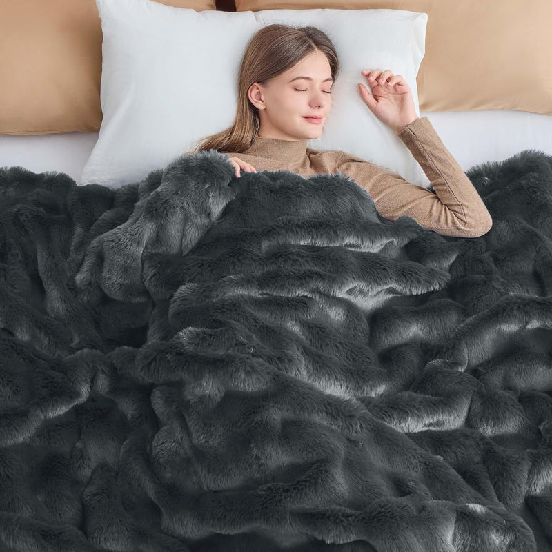 Luxury Faux Fur Throw Blanket - image 25